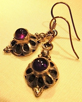 Silver and amethyst earring
